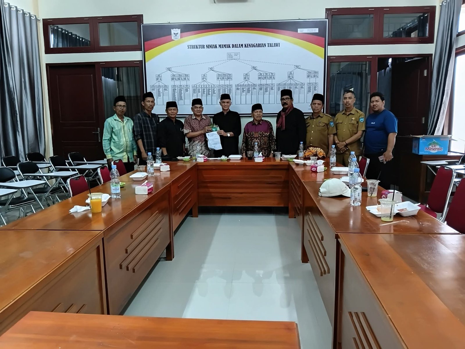 KAN Lubuak Sikarah Maunjuak Siriah Carano kepada KAN Talawi, Tradisi Adat Terus Dijaga